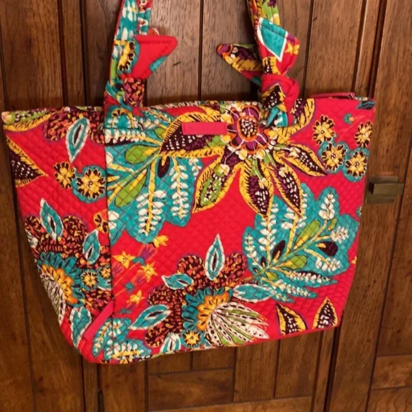 Going on a cruise? This is the perfect bag - Picture 6 of 9